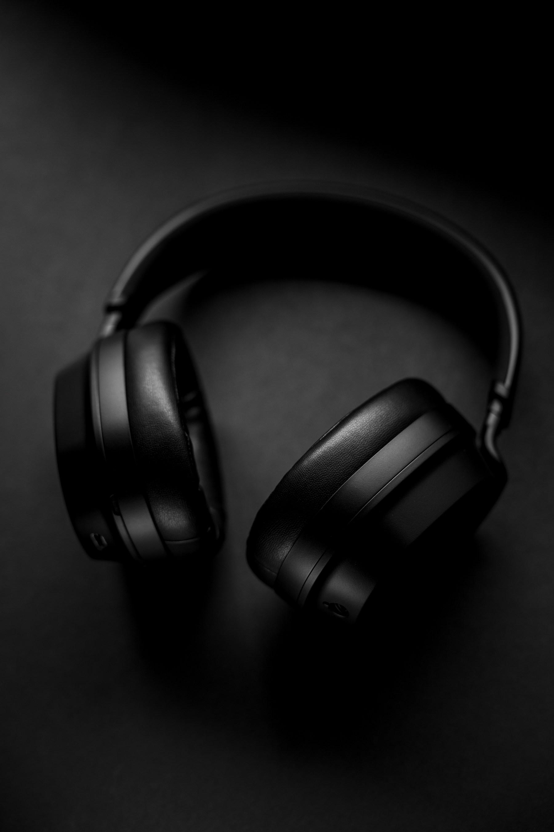 Headphones product photography from Unsplash, presented in widescreen